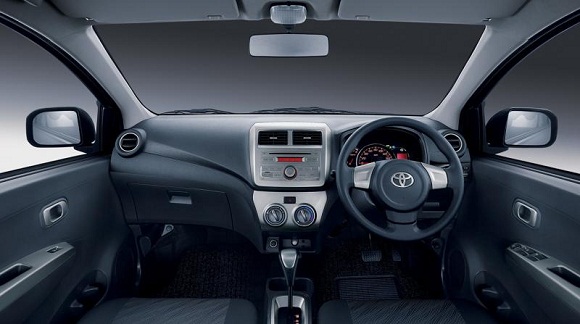  Interior  mobil  toyota agya 