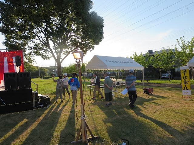 自治会夏祭り福引景品テントの写真