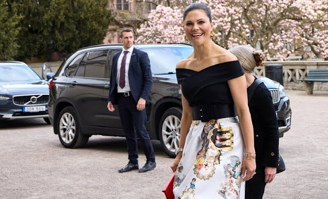 Crown Princess Victoria wore a white sicily skirt from Maxjenny, and black top, and gold earrings from Sophie by Sophie