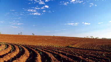 ANDRÉS ANTEDOMÉNICO, SALUDÓ A LOS AGRICULTORES.