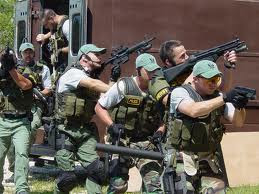 Perbandingan S.w.a.t Dengan Densus 88 [ www.BlogApaAja.com ]