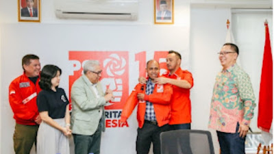 Martin Uung, Orang Muda NTT yang Bakal Bertarung Menuju Senayan dari PSI