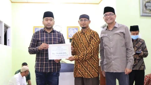 Senilai Rp50 juta, Wagub Sumbar serahkan Bantuan untuk Masjid Wustha Parik Rantang