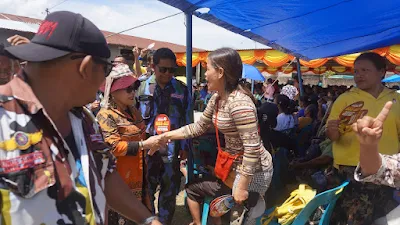 Dolok Panribuan, Ny Ratnawati Radiapoh Disebut Sebagai Ibu Bupati Yang Baik "RHS-AZI" Menang
