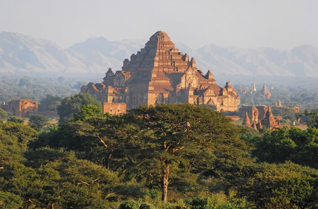 Chùa Htilominlo - Ngôi Chùa Hùng Vĩ Myanmar