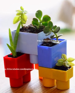 http://clarabelen.com/inspiraciones/3152/reciclar-juguetes-macetas-hechas-con-bloques-o-ladrillos-de-construccion/