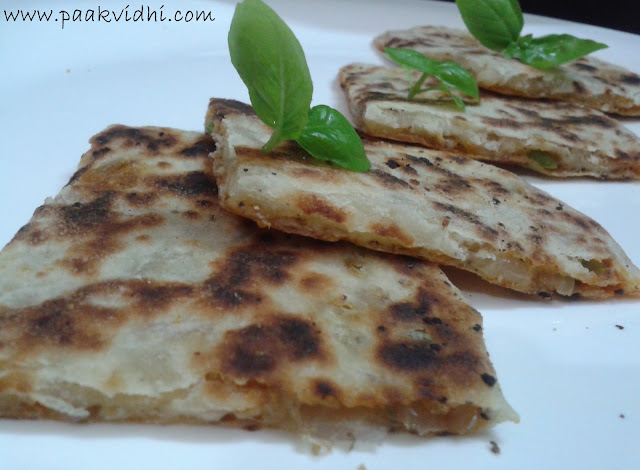 http://www.paakvidhi.com/2015/07/pizza-parantha.html