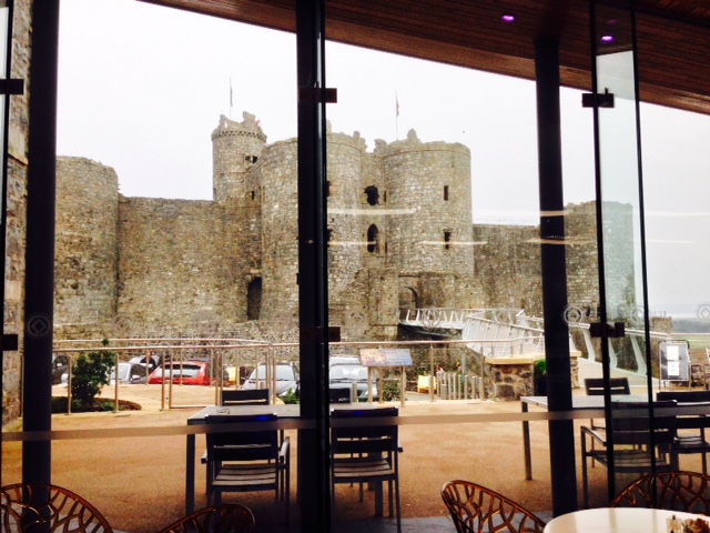 caffi cast ell, harlech caste, llew glas, things to do in harlech, llew glas deli, cade wales, cafe at the castle, harlech castle cafe, north wales, snowdonia national park