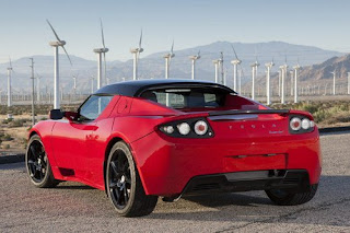 Tesla Roadster, rossa, tre quarti posteriore