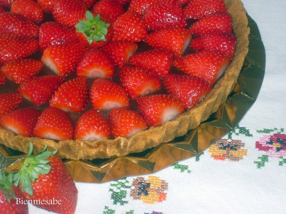 tarta de chocolate y fresas facil