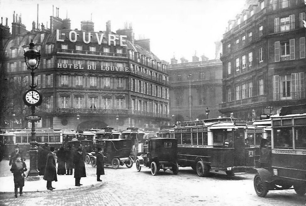 transpress nz: Paris traffic jam, 1920s