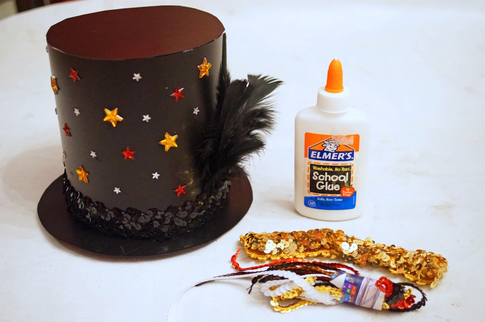 Click through to learn how to make this cute top hat at home!