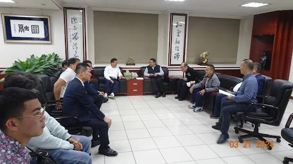▲大甲鎮瀾宫副董事長鄭銘坤拜訪彰化縣警察局，感謝員警的辛勞並討論如何防範遶境活動時可能發生的各種狀況。（彰化縣警察局提供 ）