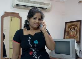 Mallu aunty Blouse Removing hot image