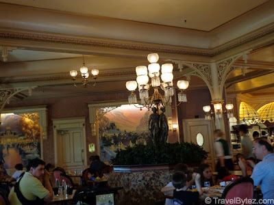 Plaza Gardens Restaurant Disneyland Paris Decor