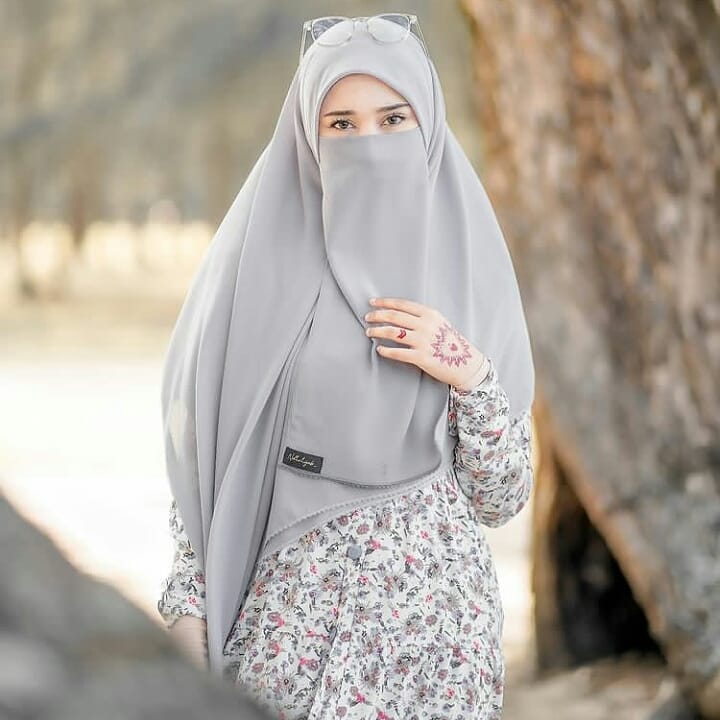 Hijab Girl DP