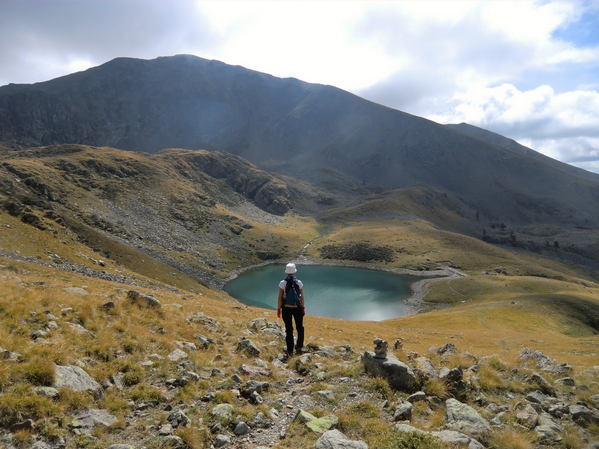 Above Lac Petit Mont Pépoiri 2676 m in background