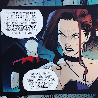Vampyyri Drusilla ei osaa käyttää kännykkää.