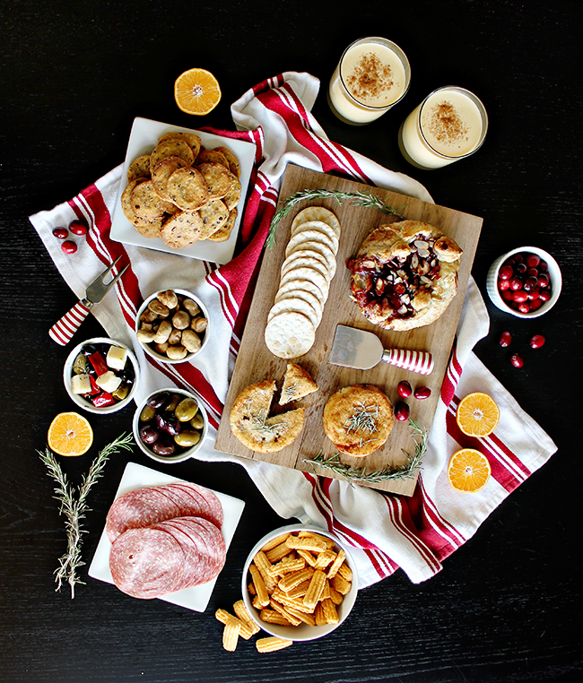 A Beautiful (and Incredibly Easy) Holiday Snack Spread