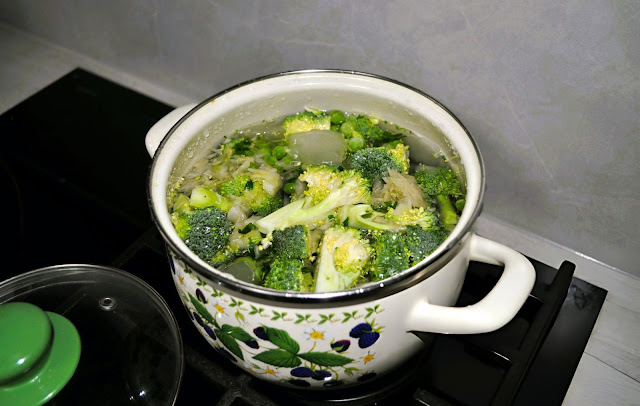 Broccoli cheese Soup