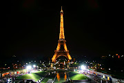 Paris Tower (eiffel tower paris )