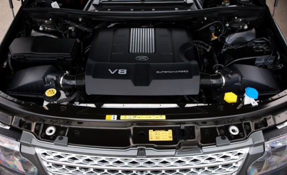 2010 Land Rover Range Rover and Range Rover Supercharged Engine View