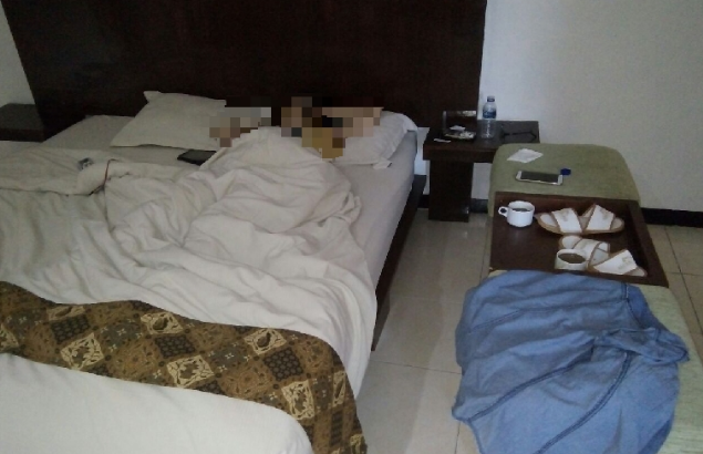 Akibat Bohongi Suami, Wanita Ini Ditemukan Tewas Dikamar Hotel Usai Ngamar Bareng Selingkuhan