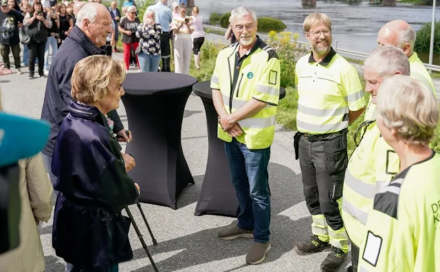 Norwegian King and Queen visited Mjøndalen area in Drammen municipality that was hit by the floods