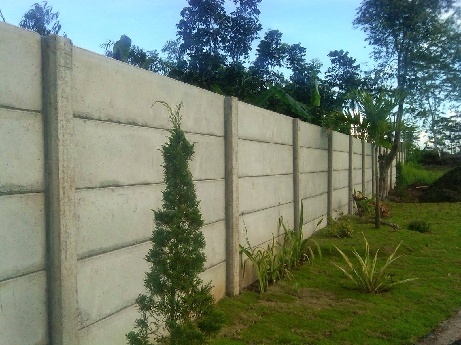 Panel Pagar Beton Terpasang