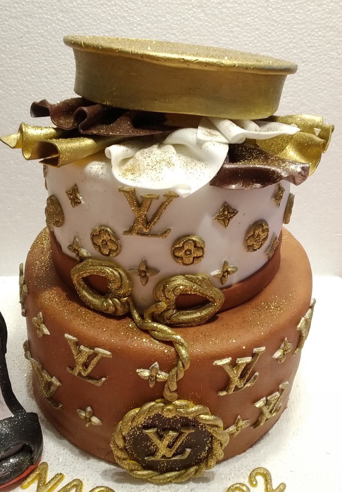 Gateaux D Aline Gateau D Anniversaire Louis Vuitton