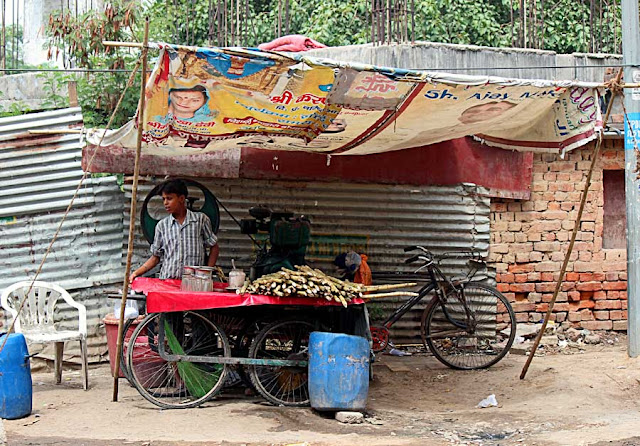 sugarcane juice vendor