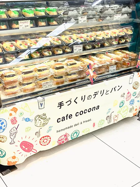 東武百貨店池袋店『昭和レトロな世界展』手づくりのデリとパンcafe coconaのショーケース