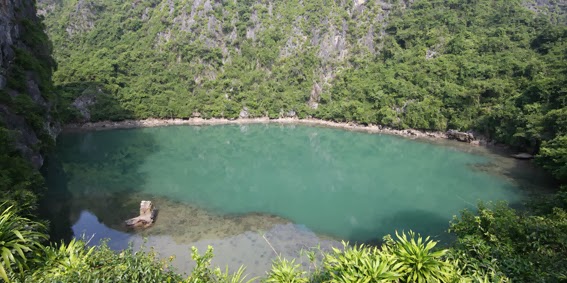 The beauty of Ha Long Bay 14