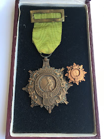 Medalla concedida a D. José Pino Rivera en el Centenario de la Guardería Forestal (1977).