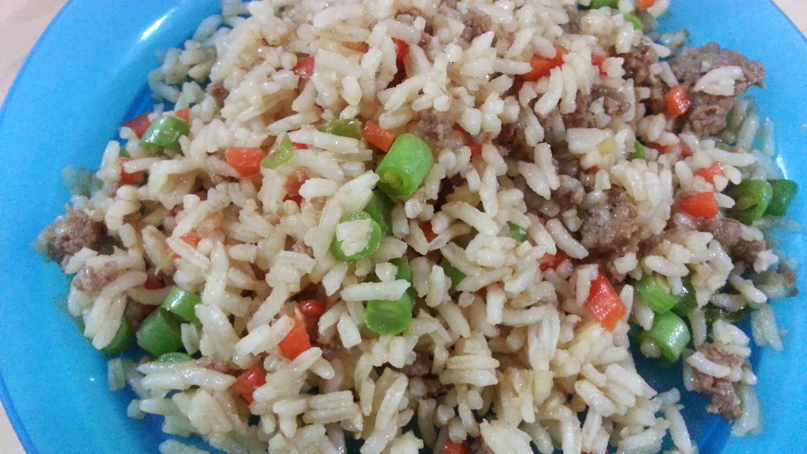 Nasi goreng planta dengan daging cincang