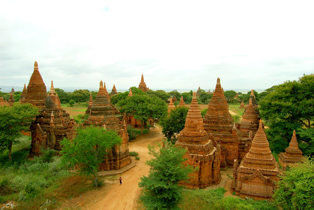 Μια πεδιάδα με χιλιάδες ναούς στη Βιρμανία!