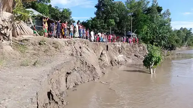 রৌমারীতে বসতবাড়ি নদীতে বিলিন হুমকির মূখে ৫০ পরিবার