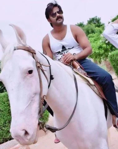 Bhojpuri Star Pawan Singh's latest shirtless photo | Pawan Singh Body Wallpapers