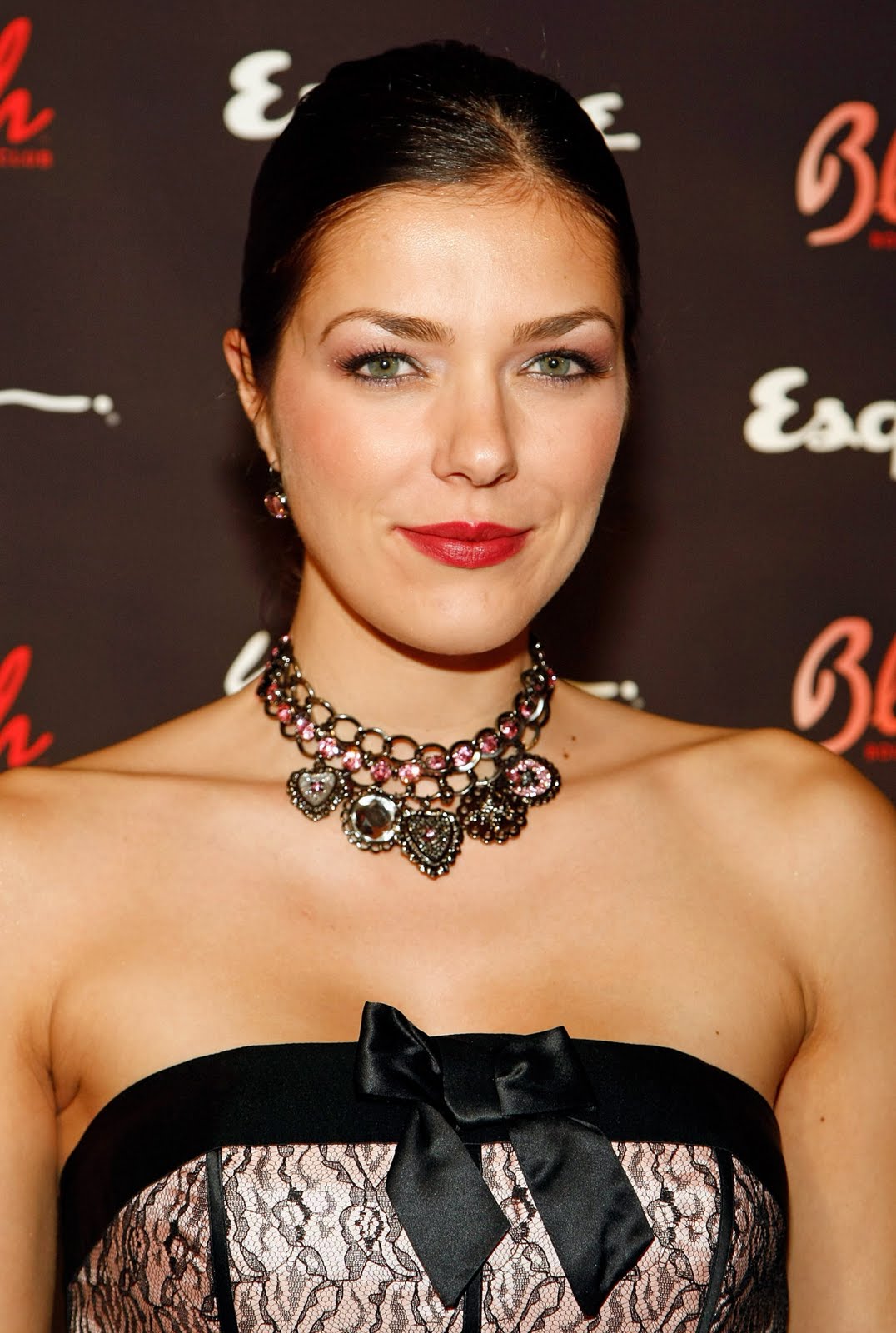 Adrianne Curry Hairstyles