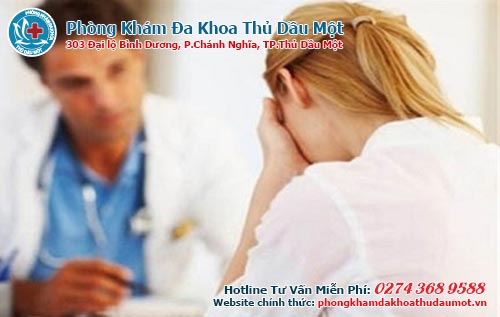 Khi mắc bệnh lậu cần đến gặp và nghe bác sĩ tư vấn cách điều trị