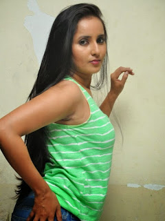 Ishika Singh New Stills at Tollfree Number 143 Press Meet