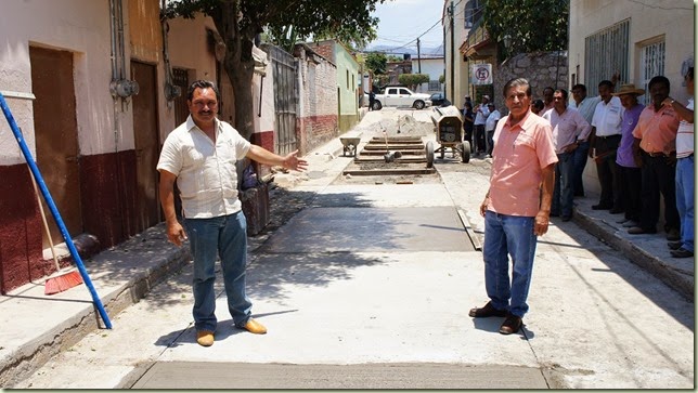 6-5-2014 SUPERVISA FIGUEROA ALMAZO TRABAJOS DE LA REHABILITACION DE AGUA POTABLE Y ALCANTARILLADO