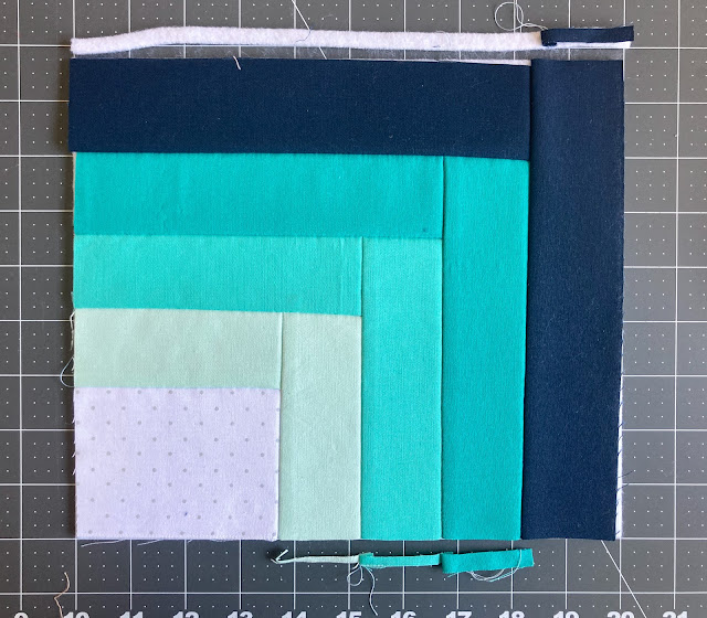 How to sew a half log cabin block - Zipper Pouch Tutorial with Boxed corners - easy to sew zipper pouch
