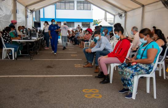 Vacunación habría salvado al país de la variante delta