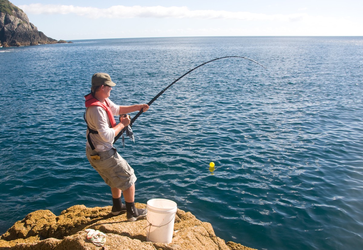 Umar Al Faruq Tips Memancing Rock Fishing Teknik Mancing Di Karang