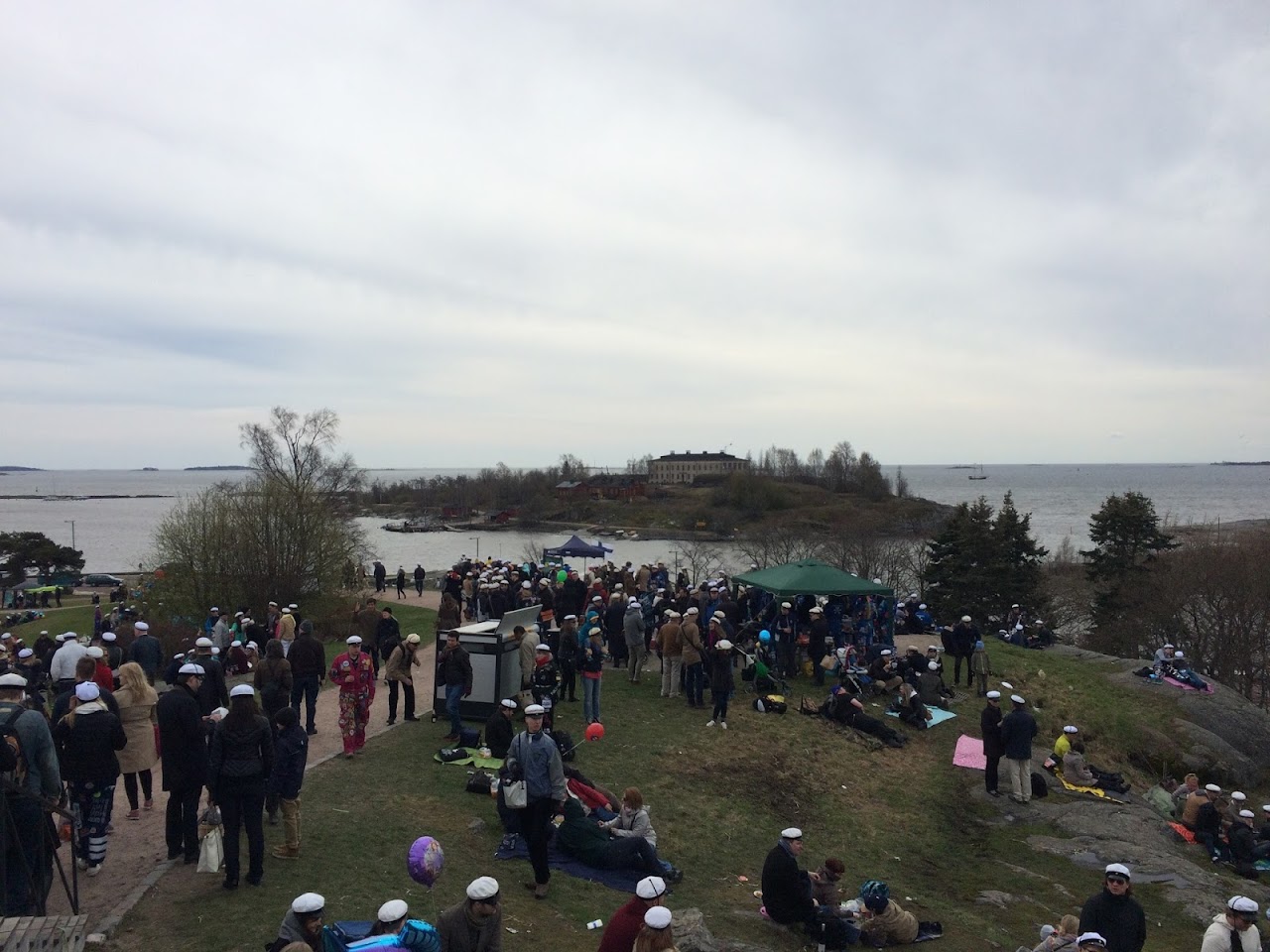 カイヴォプイスト公園 (Kaivopuisto)の岩場