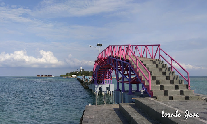 wisata Jembatan cinta pulau tidung kepulauan seribu selatan
