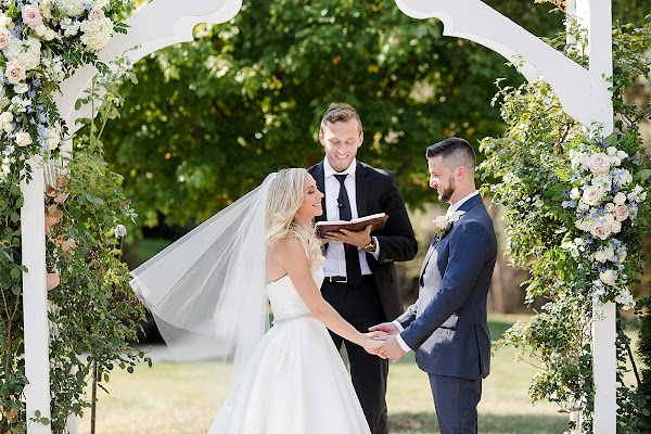 Antrim 1844 Fall Garden Wedding photographed by Heather Ryan Photography