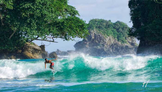 Tempat Selancar Paling Populer Di Indonesia