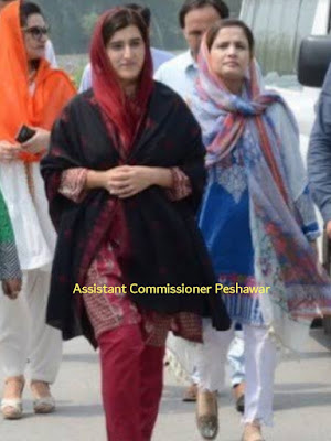 7 Boss Lady looks in Pakistan